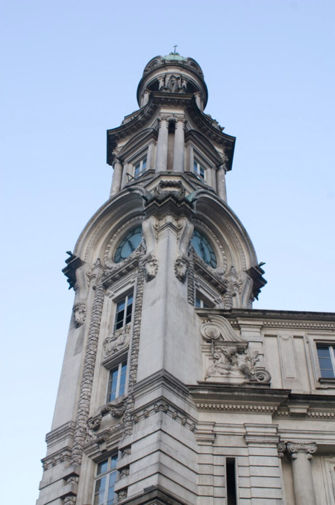 Torre do Relógio do Museu do  Café. 