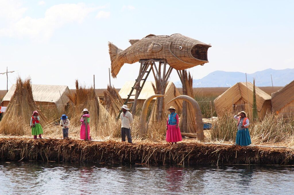 Ilas Flotantes, Lago Titicaca