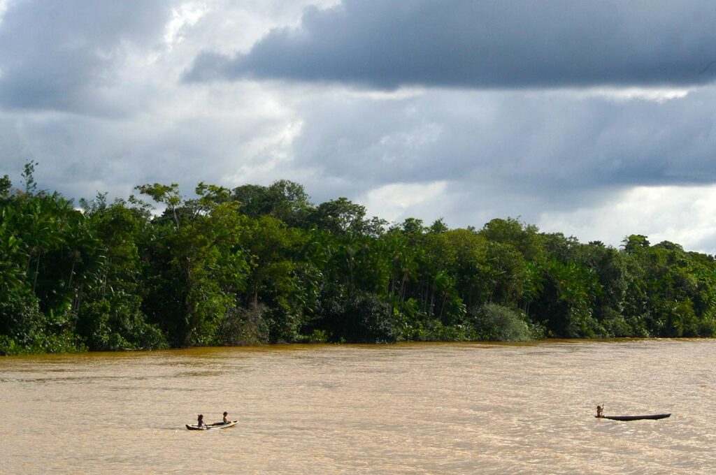 Rio Amazonas, Brasil profundo