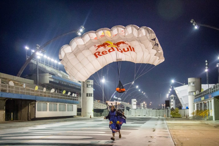 Red Bull Skydive Team no Anhembi