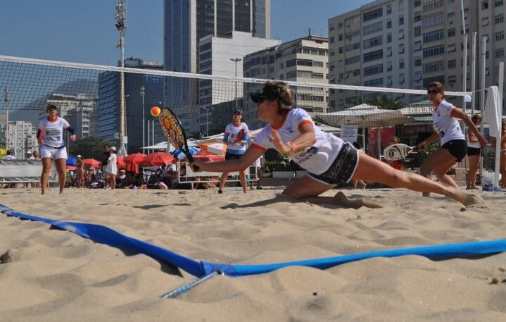 Regras do Beach Tennis: como jogar o esporte que cativa multidões